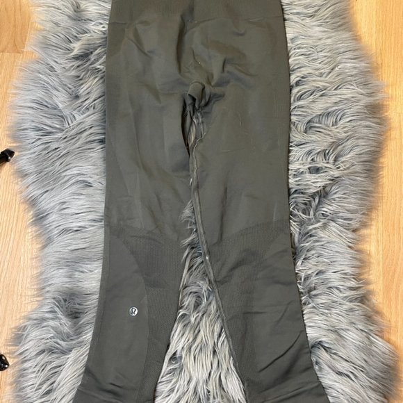 NWOT Lululemon Ebb To Street Crop 21" Titanium Size 6 - Picture 8 of 16